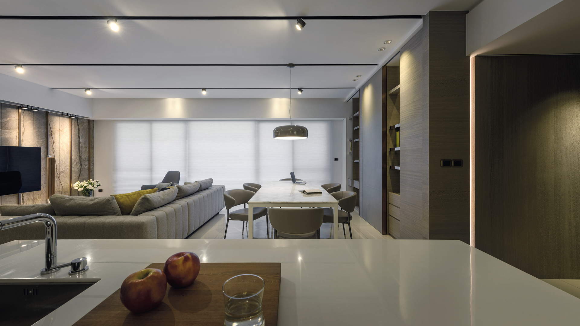 由廚房往客餐廳正面角度全景接圖