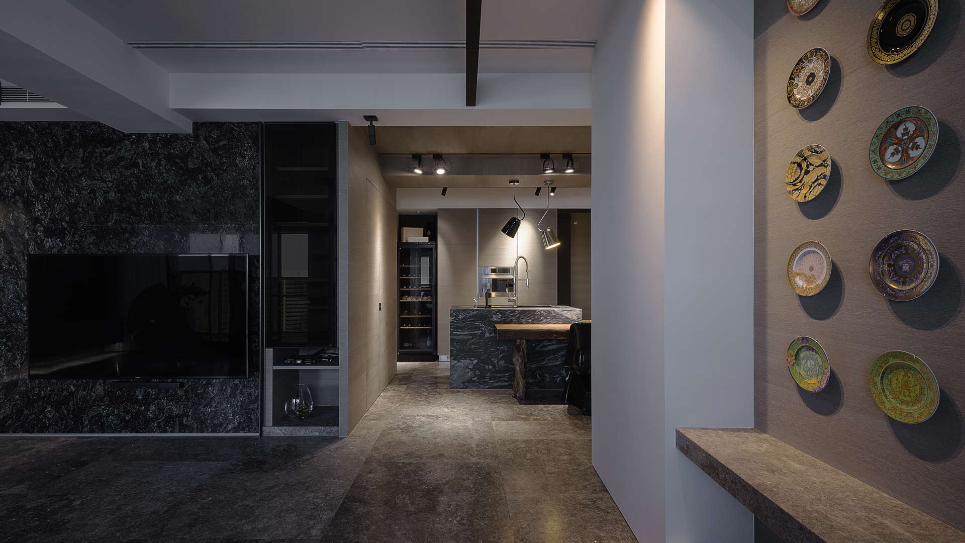 客廳與用餐廳通道