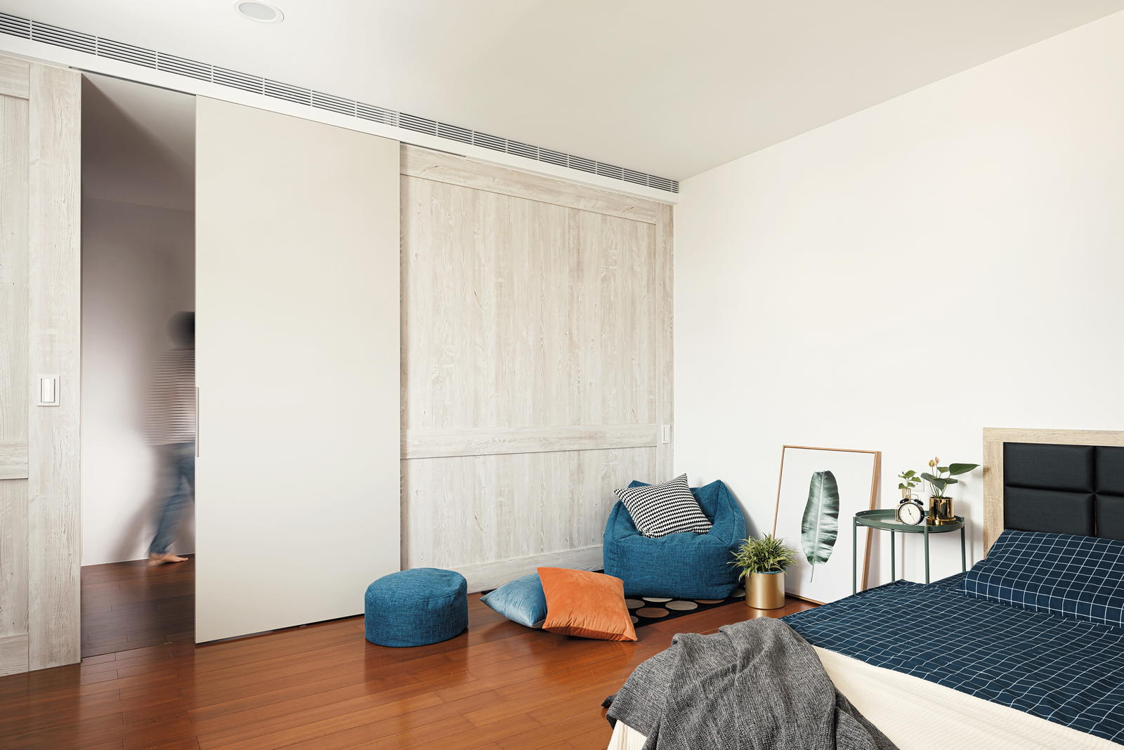 簡約的主臥設計