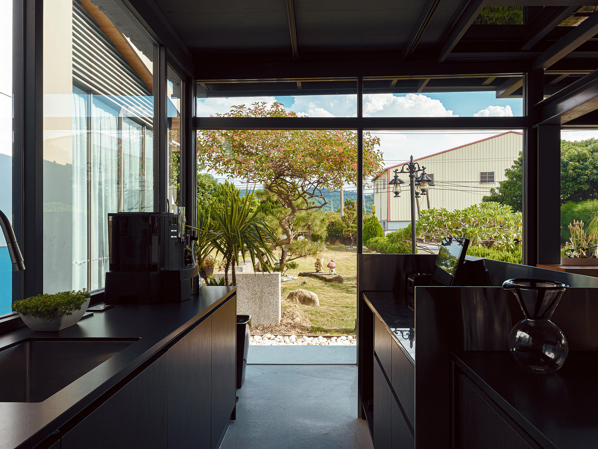 作業區與窗外景致