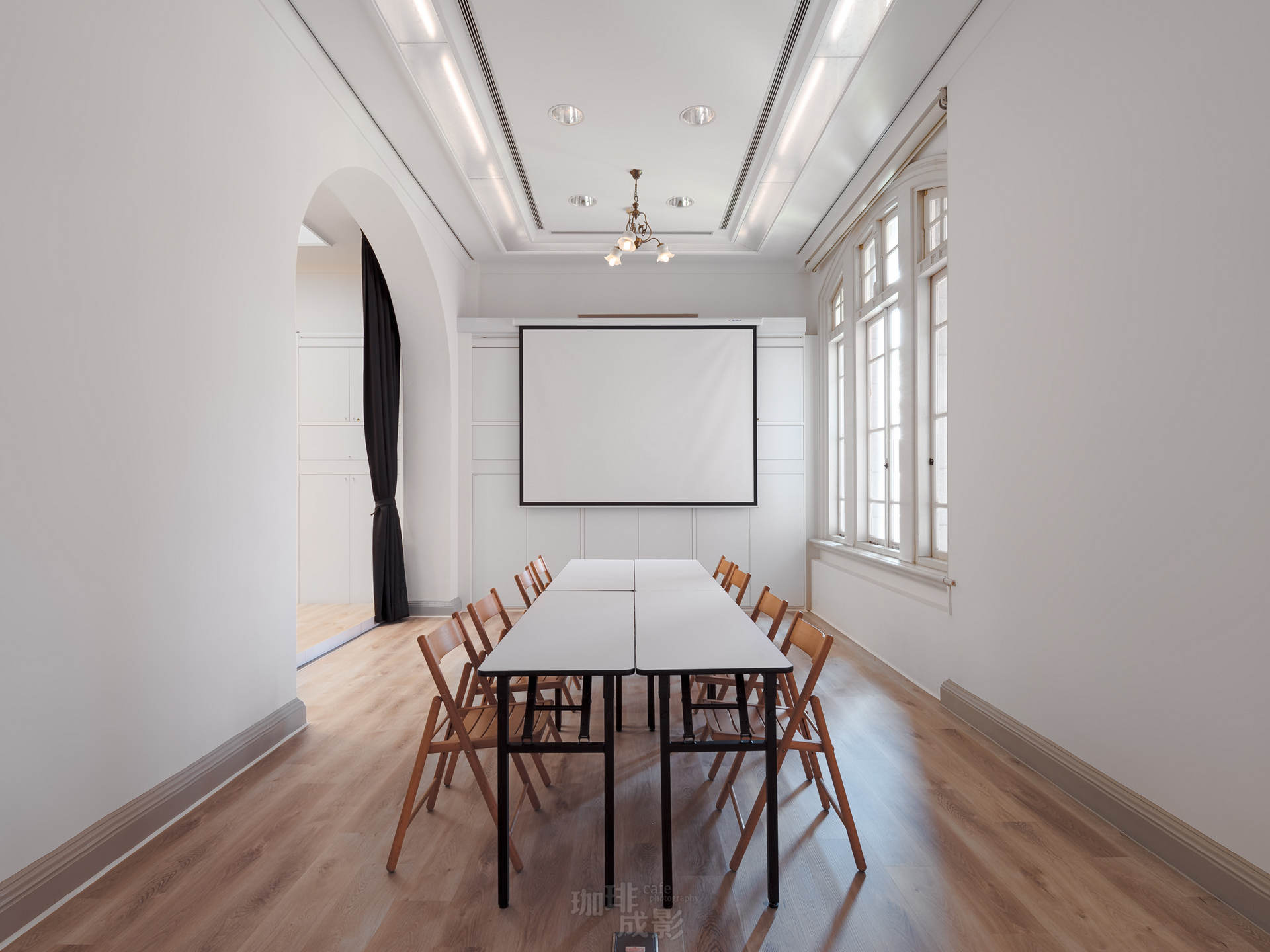 會議桌投影布幕