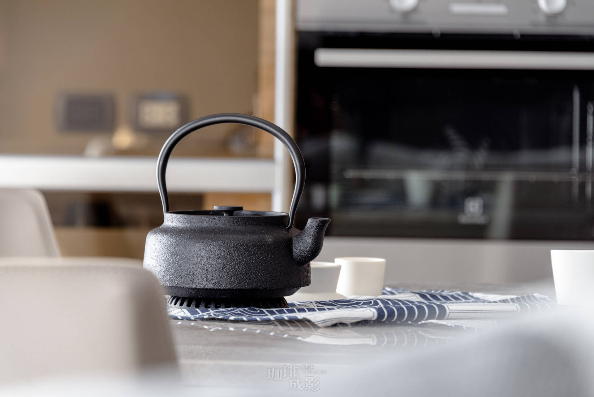 餐桌茶壺特寫