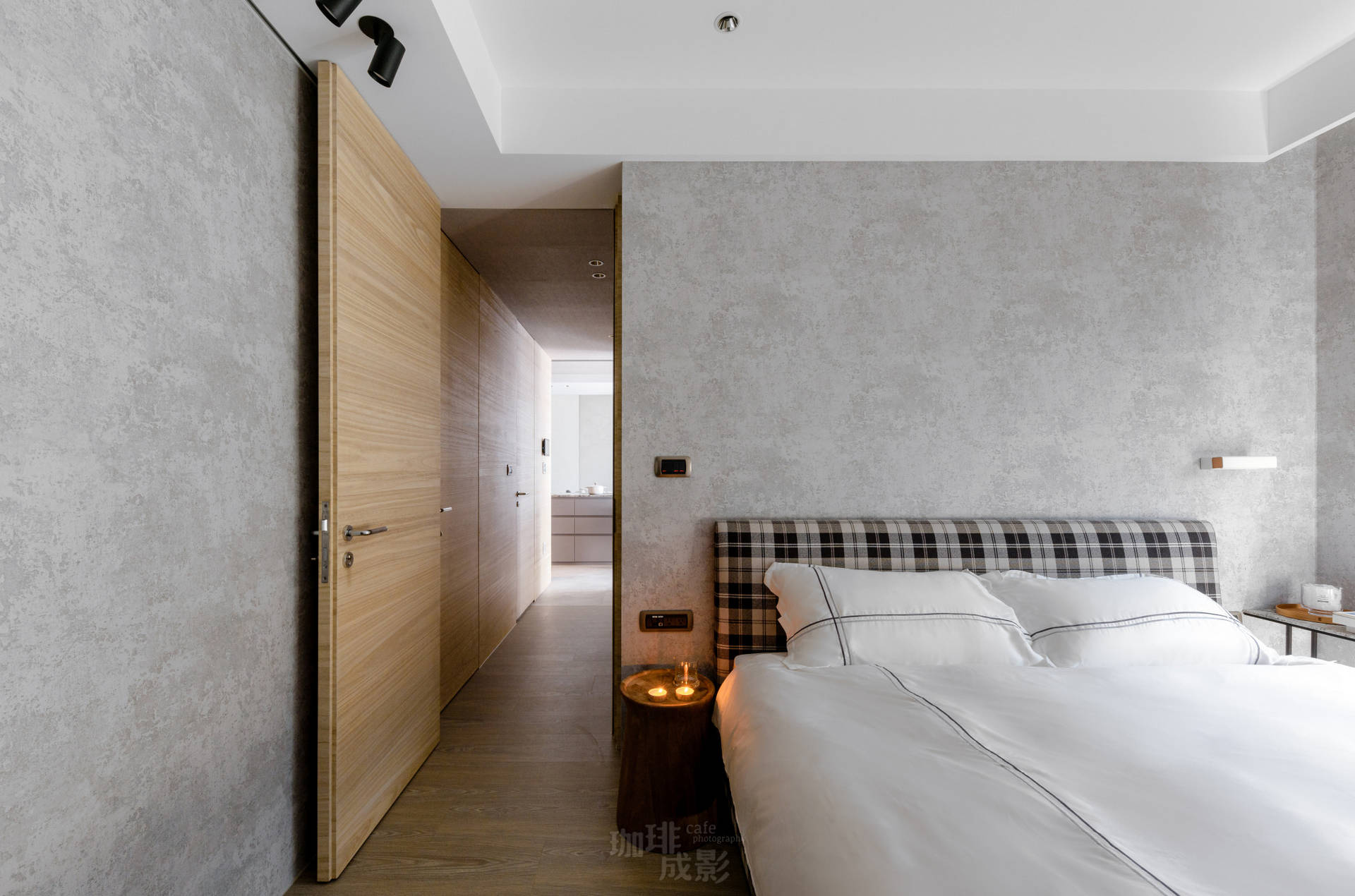 主臥與走道穿越角度