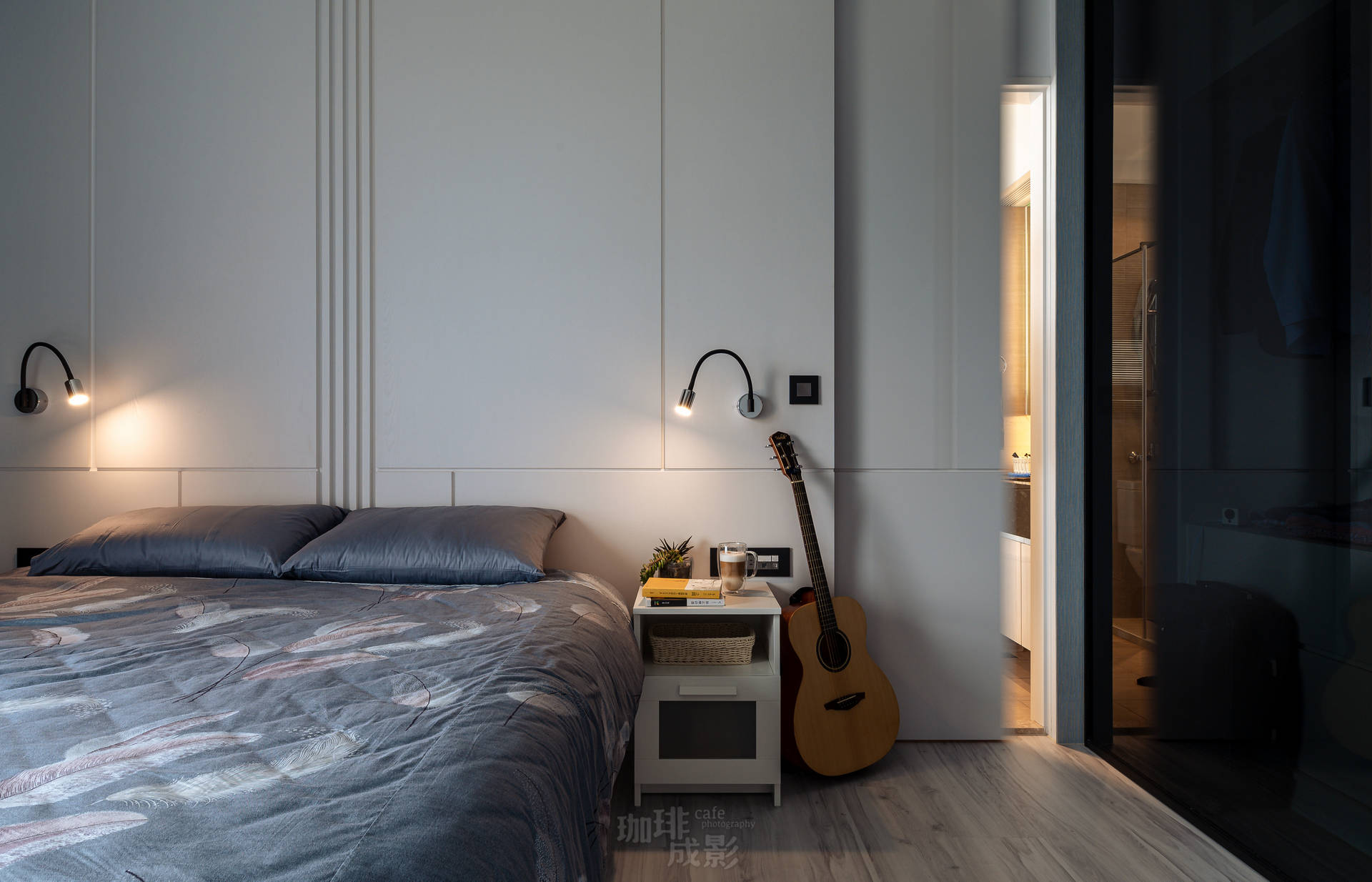 主臥與衛浴入口拉門