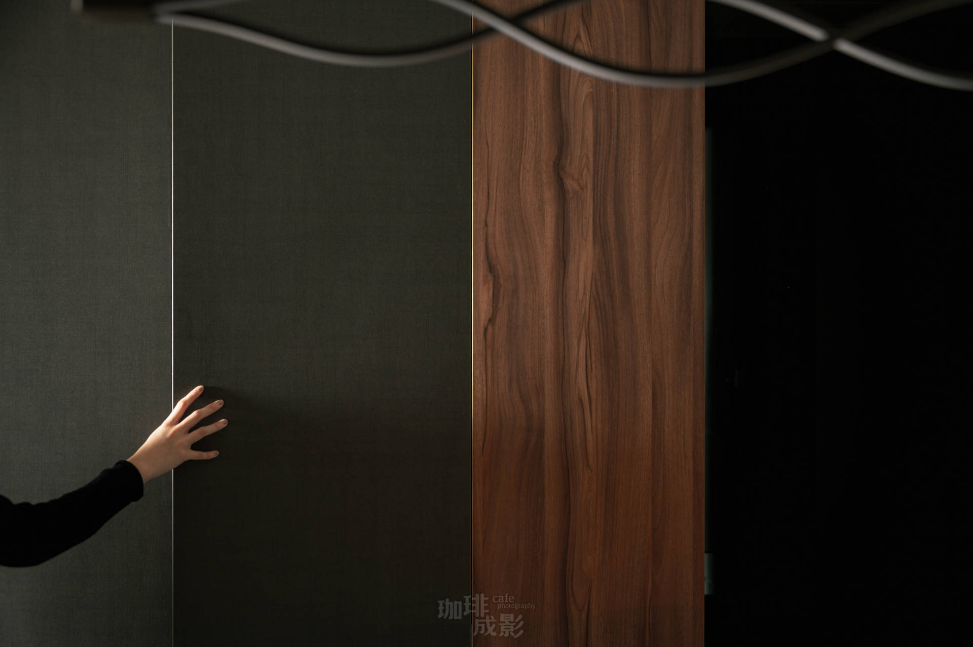 收納櫃操作特寫