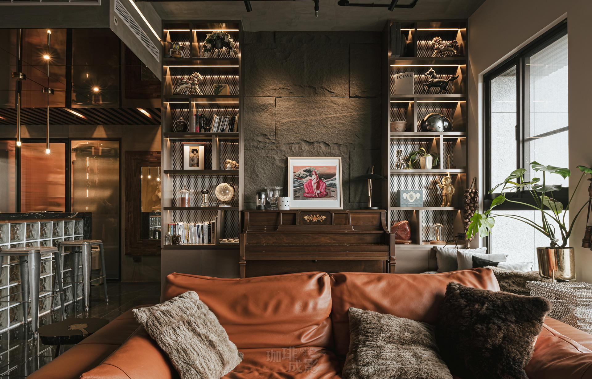 客廳展示櫃全景