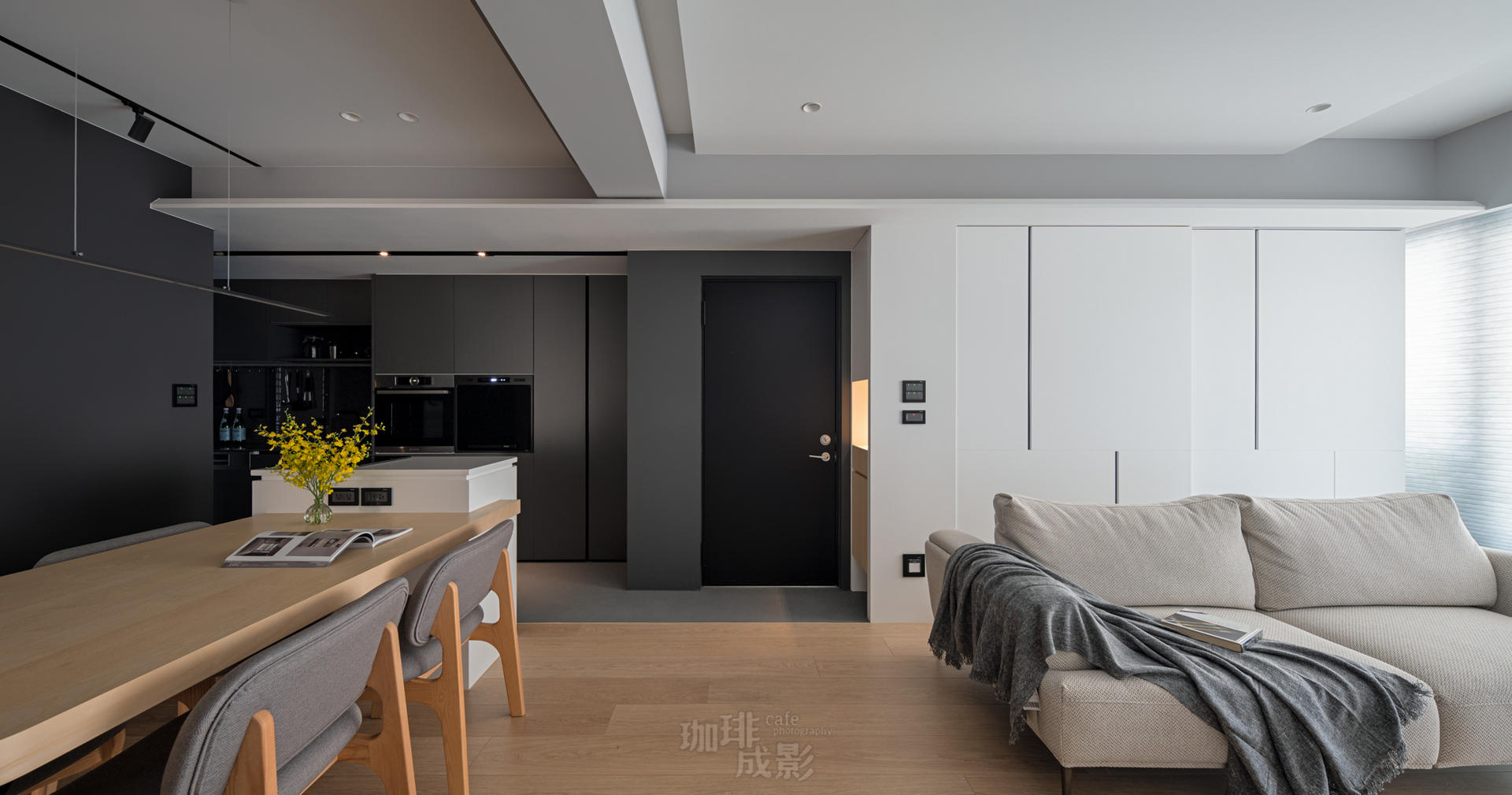 入口處正面全景