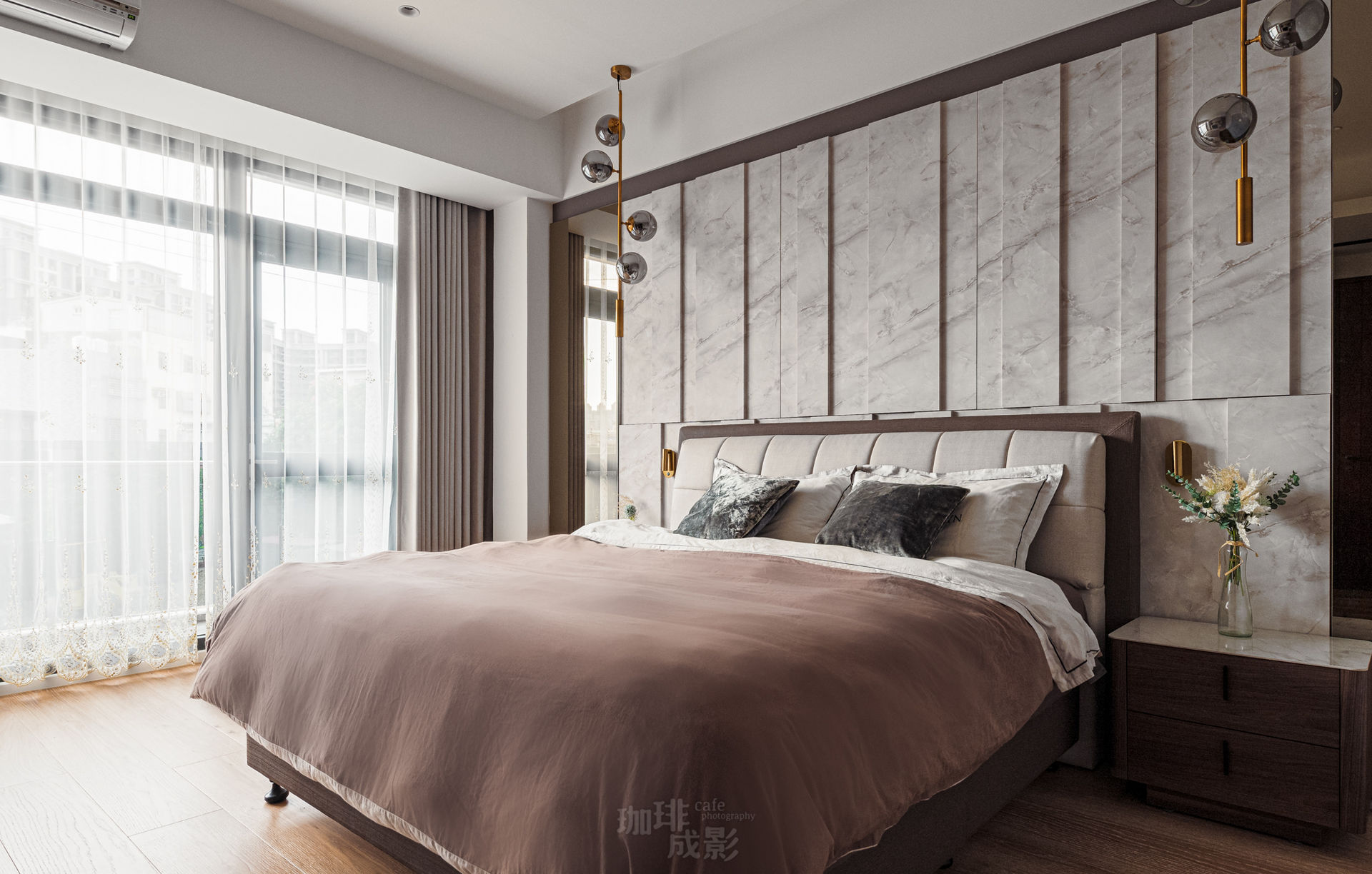 主臥主牆側面角度