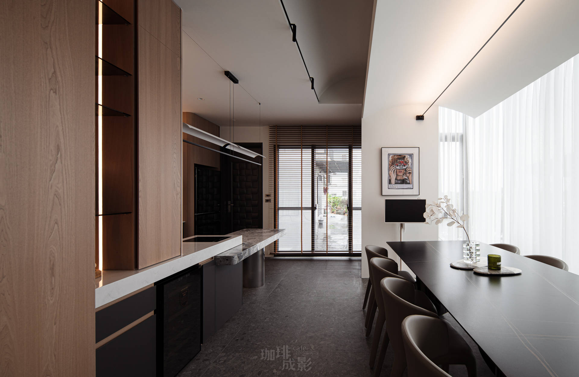 餐桌區與廚房空間