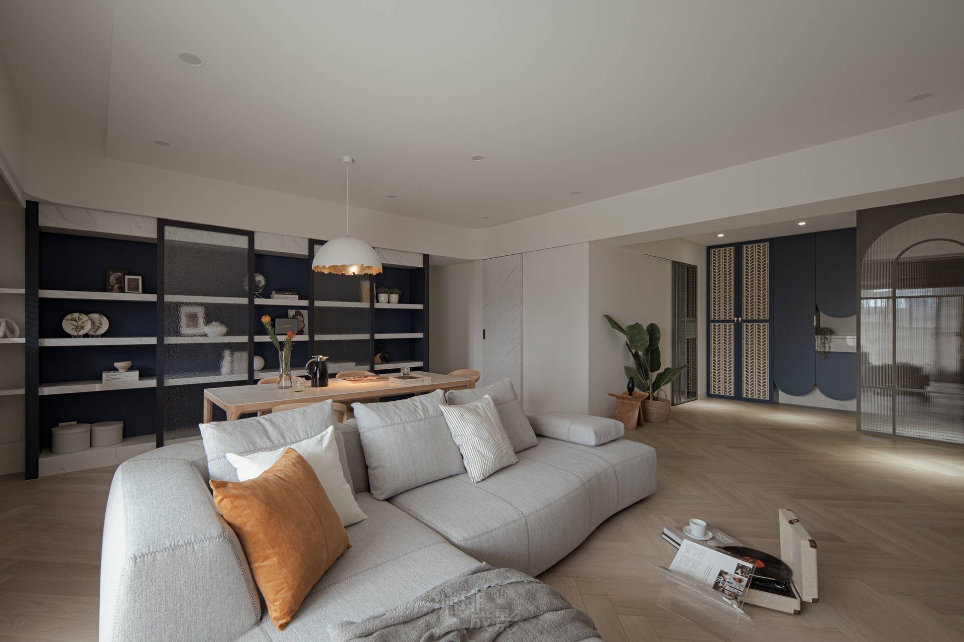 客廳45度角全景