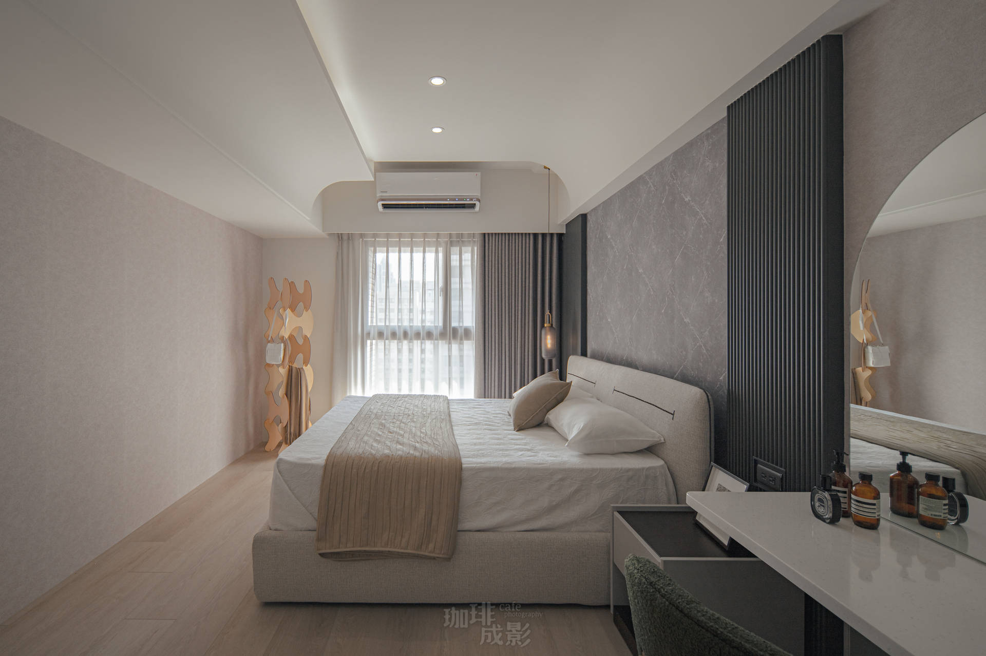 主臥落地窗全景