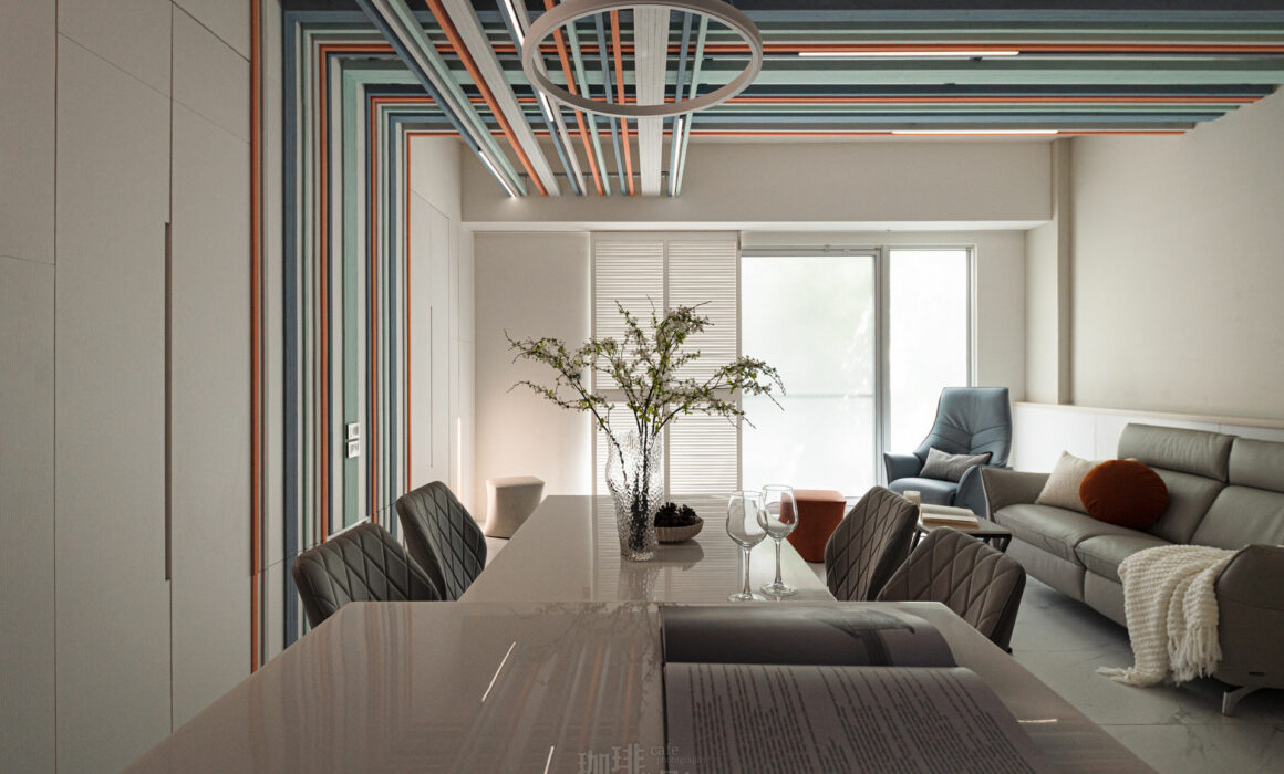 餐桌與客廳落地窗