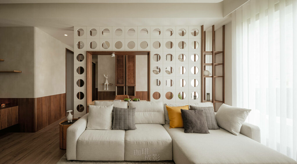 沙發正面與書房屏風