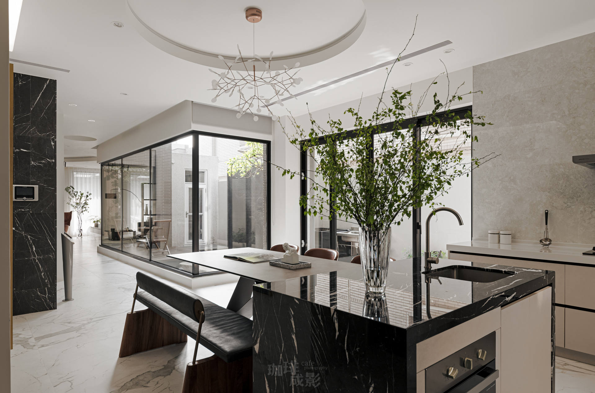 廚房與客廳走道廣角