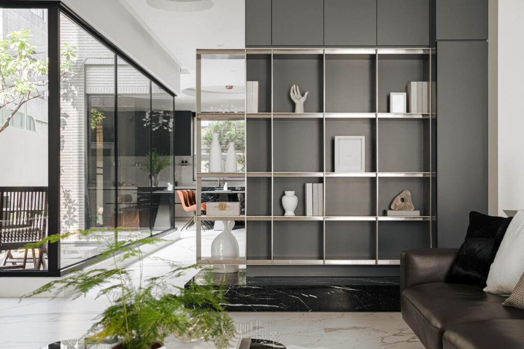 客廳展示櫃特寫