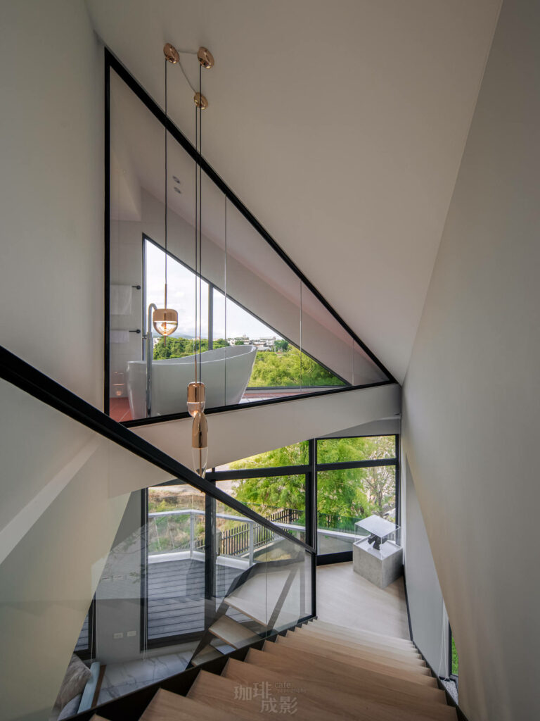 樓梯間衛浴採光