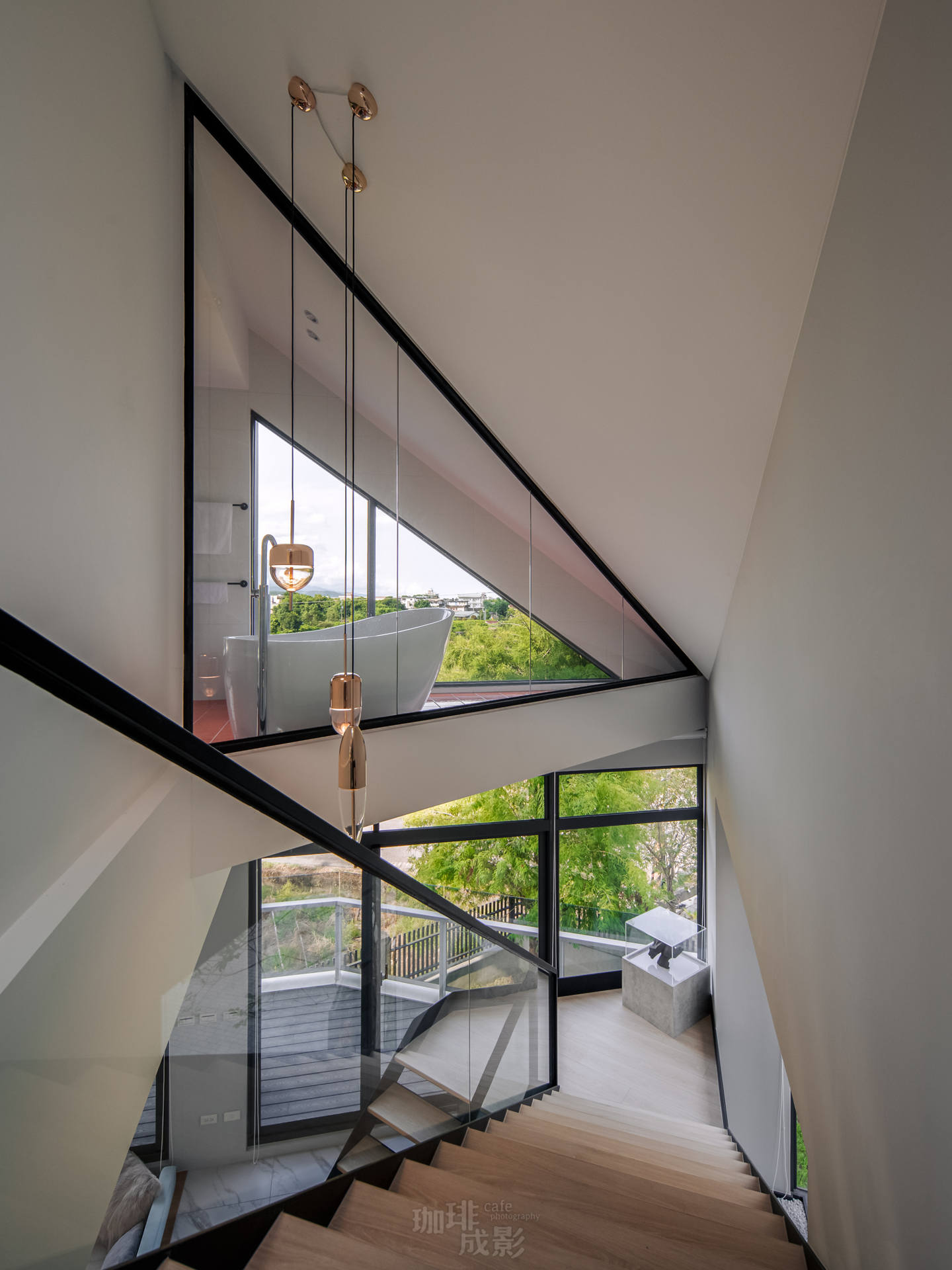 樓梯間衛浴採光