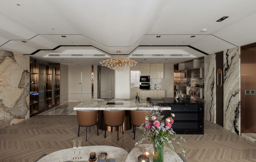 客餐廳正面自然光