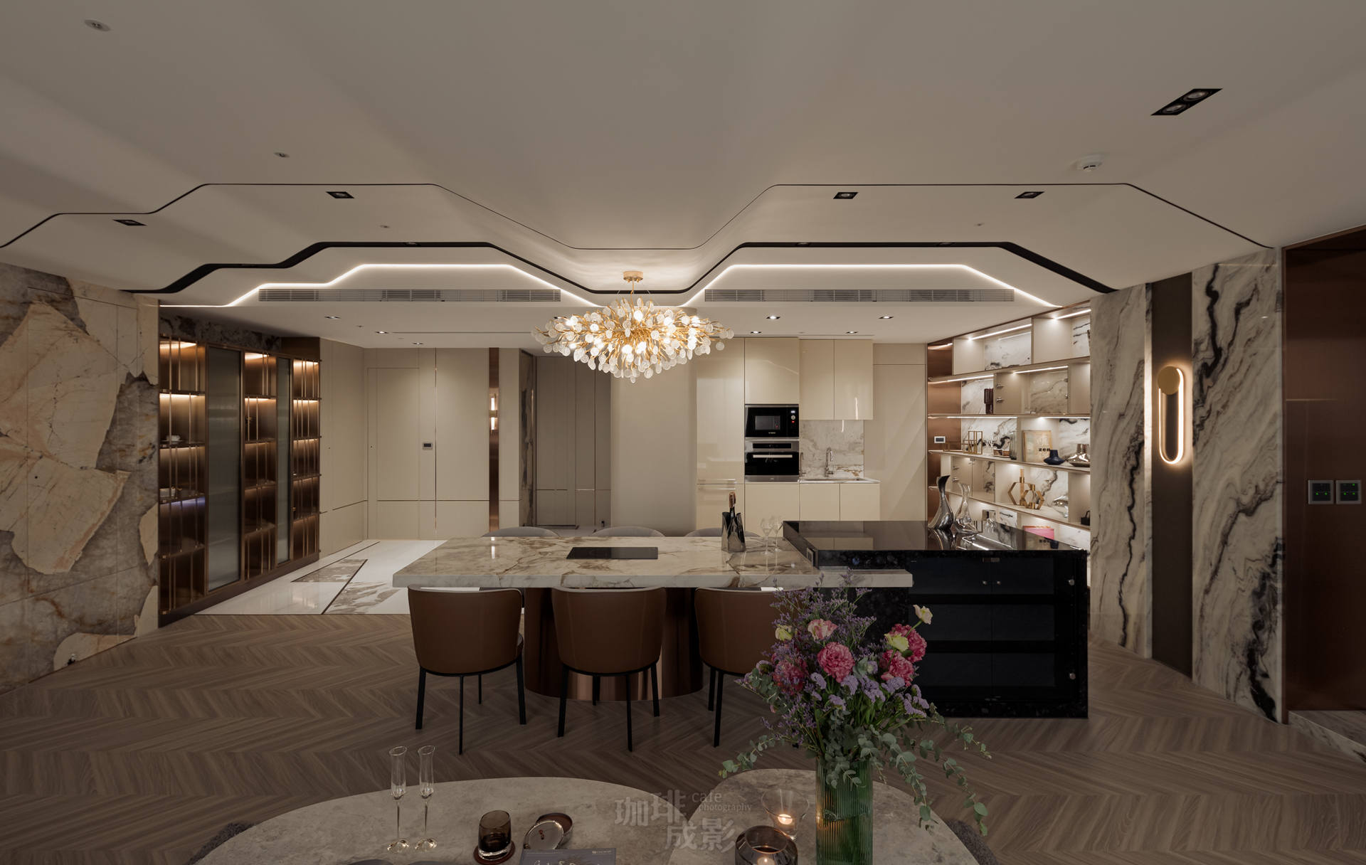 客餐廳正面人工光